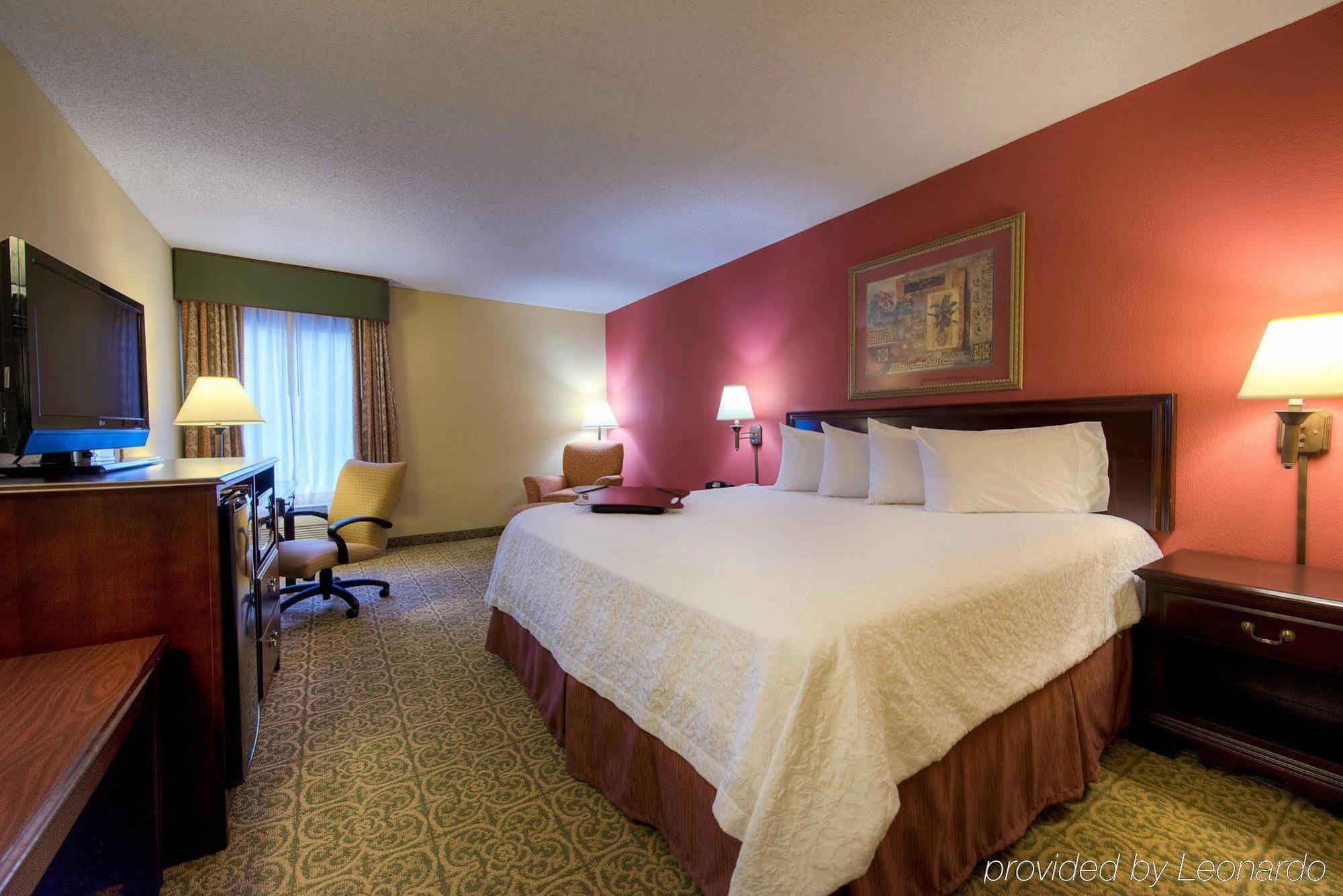Hampton Inn Meridian Exterior photo